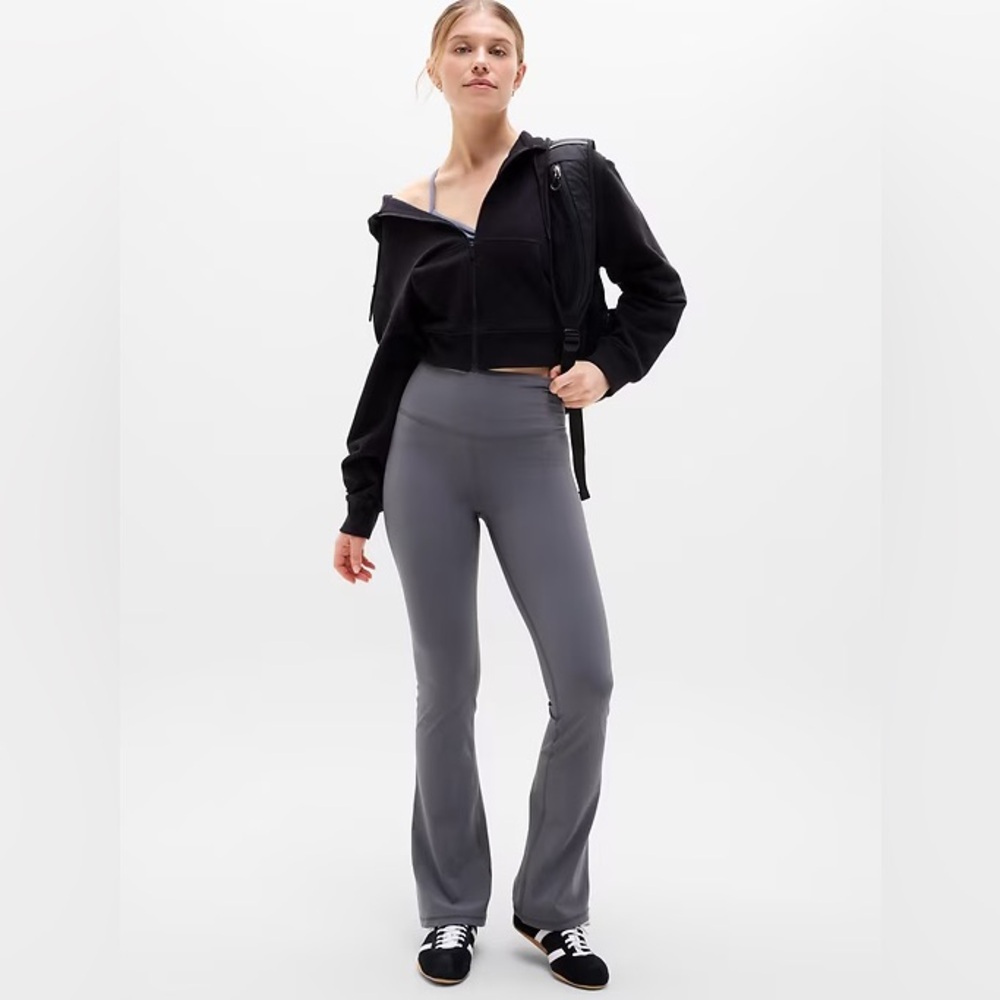 Athleta Salutation Stash Flare pant sz L